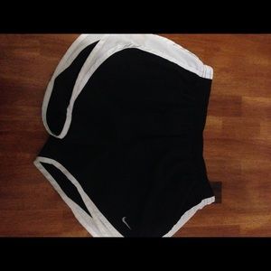Nike shorts size M